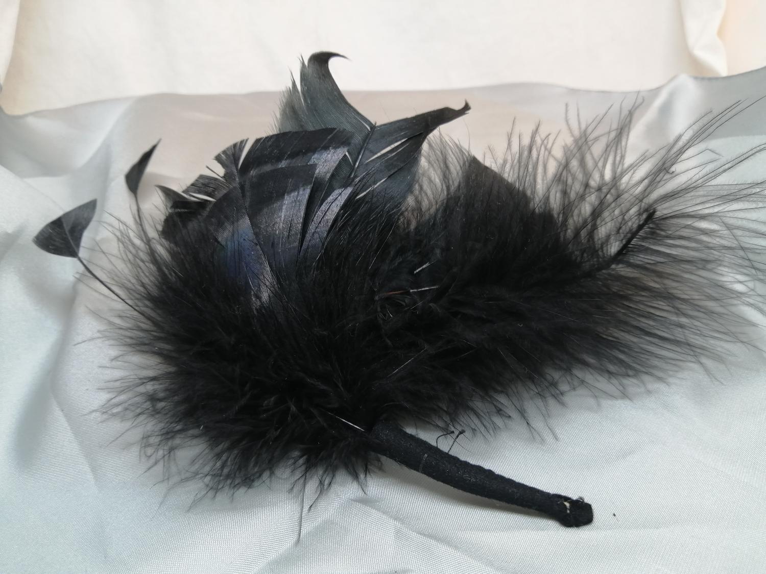 Vintage retro hattdekoration esprit fjäder kort svart bukett även hårdekoration