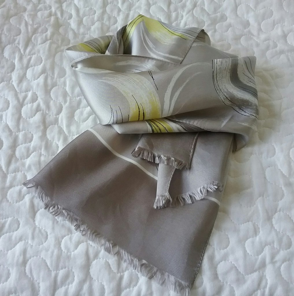 Retro vintage scarf scarves sjal avlång grå-gul med kort frans 50-tal 60-tal  - Vintage Corner Österlen