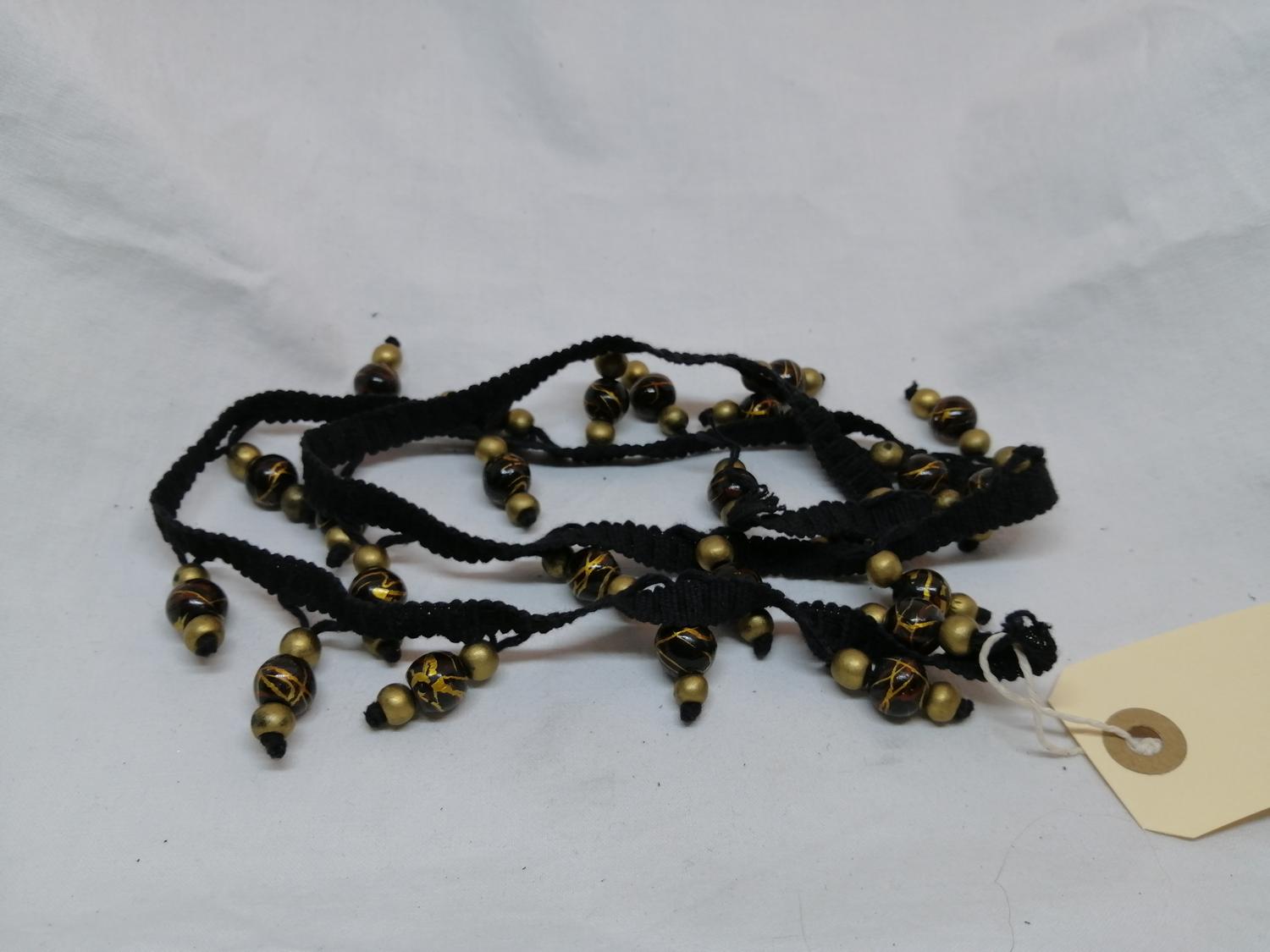 Retro skärp bälte svart band med hängande guldfärgade pärlor att knyta