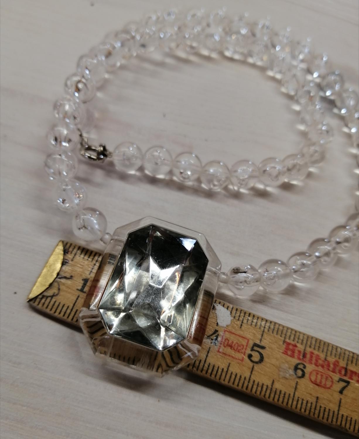 Vintage bijouteri 8090-tal halsband genomskinligt stor glittrande sten fram