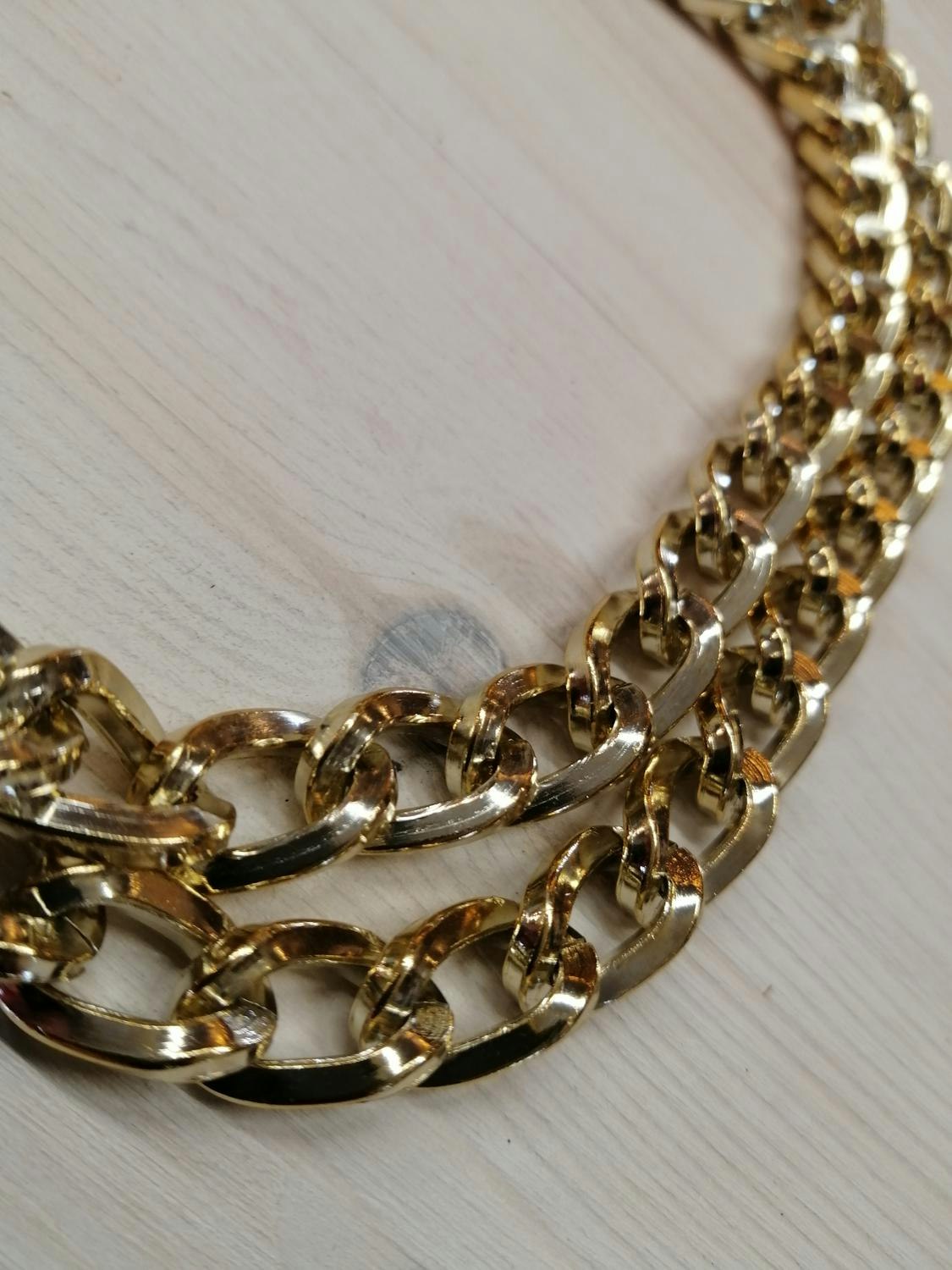 Bijouteri 8090-tal halsband lång ljusare guldf länk grova länkar plast  unisex - Vintage Corner Österlen