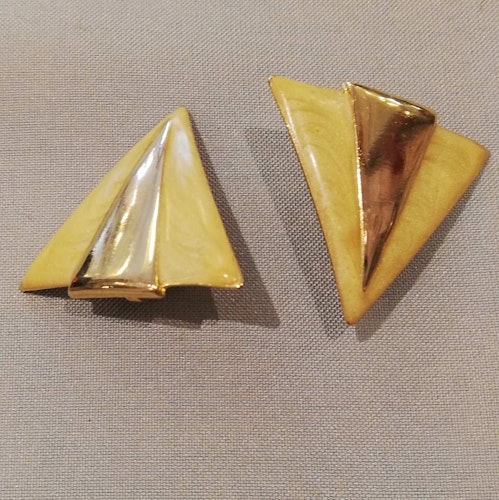 Vintage retro smycke bijouteri örhänge clips trekantiga beige guldfärgade stora