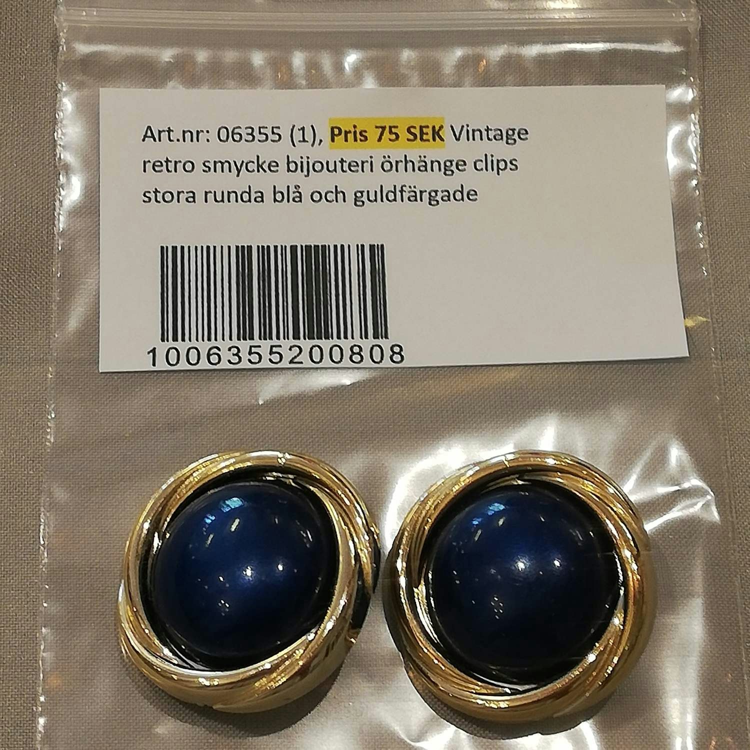 Vintage retro smycke bijouteri örhänge clips stora runda blå och  guldfärgade - Vintage Corner Österlen