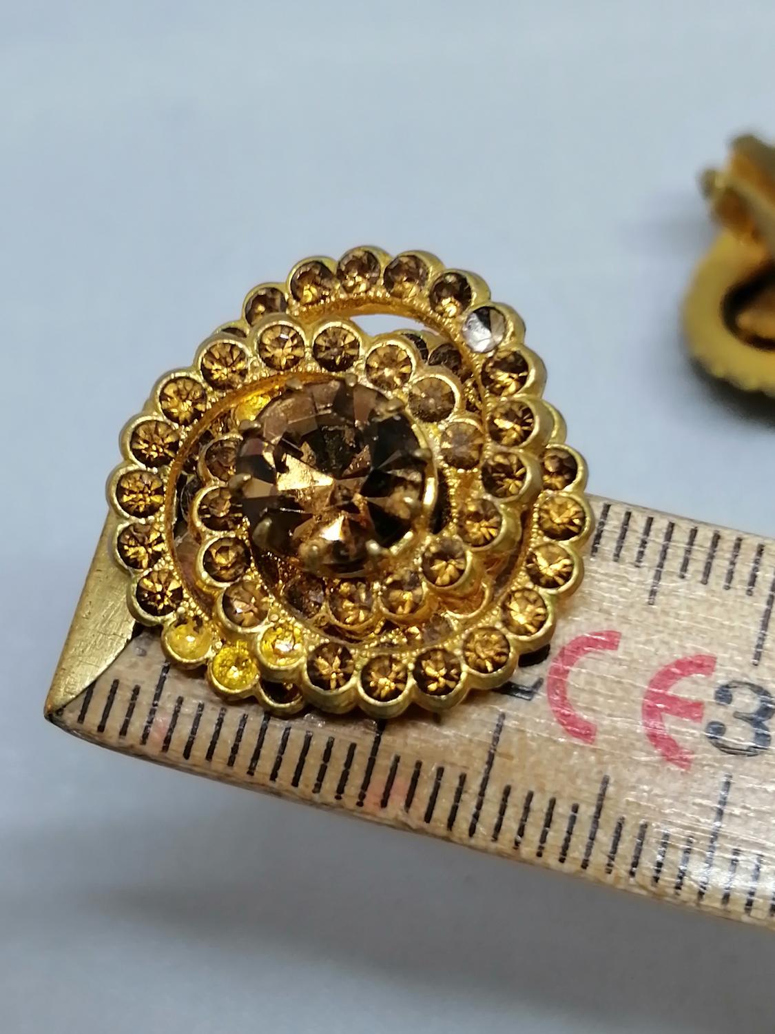 Vintage retro bijouteri smycke clips guldfärgad kringla brunglittrande stenar