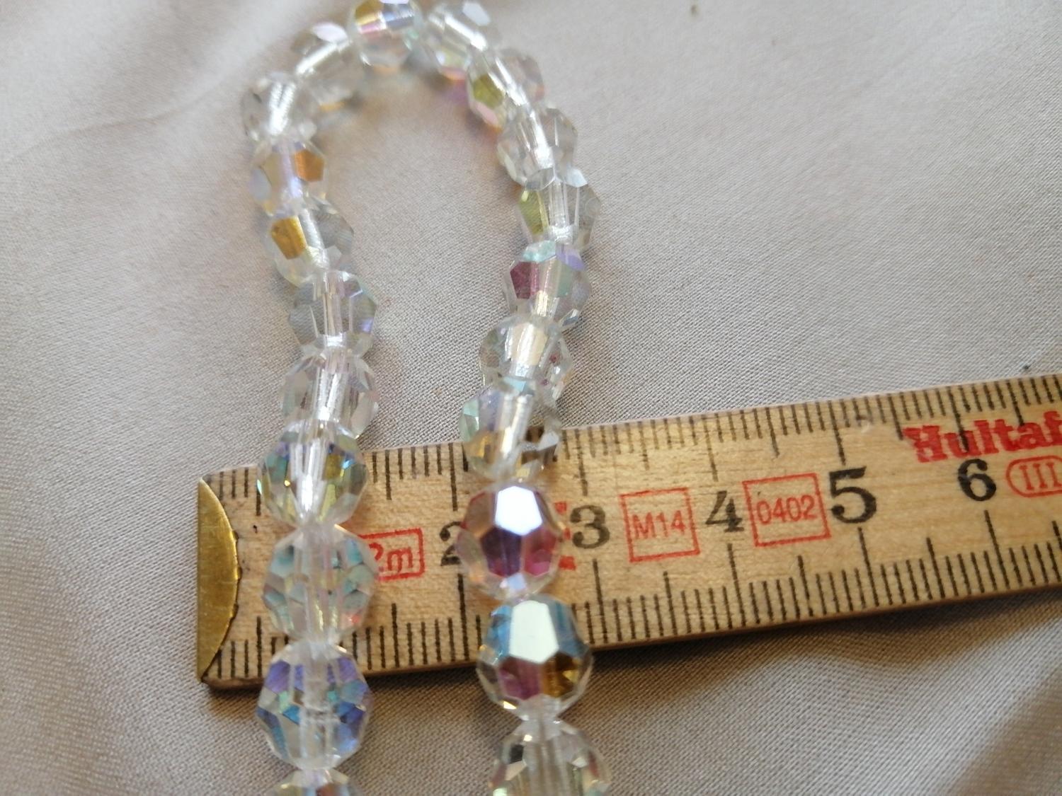 Vintage bijouteri halsband genoomskinliga lysterstenar kantiga