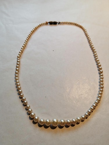 Vintage bijouteri smycke halsband pärlhalsband litet graderat