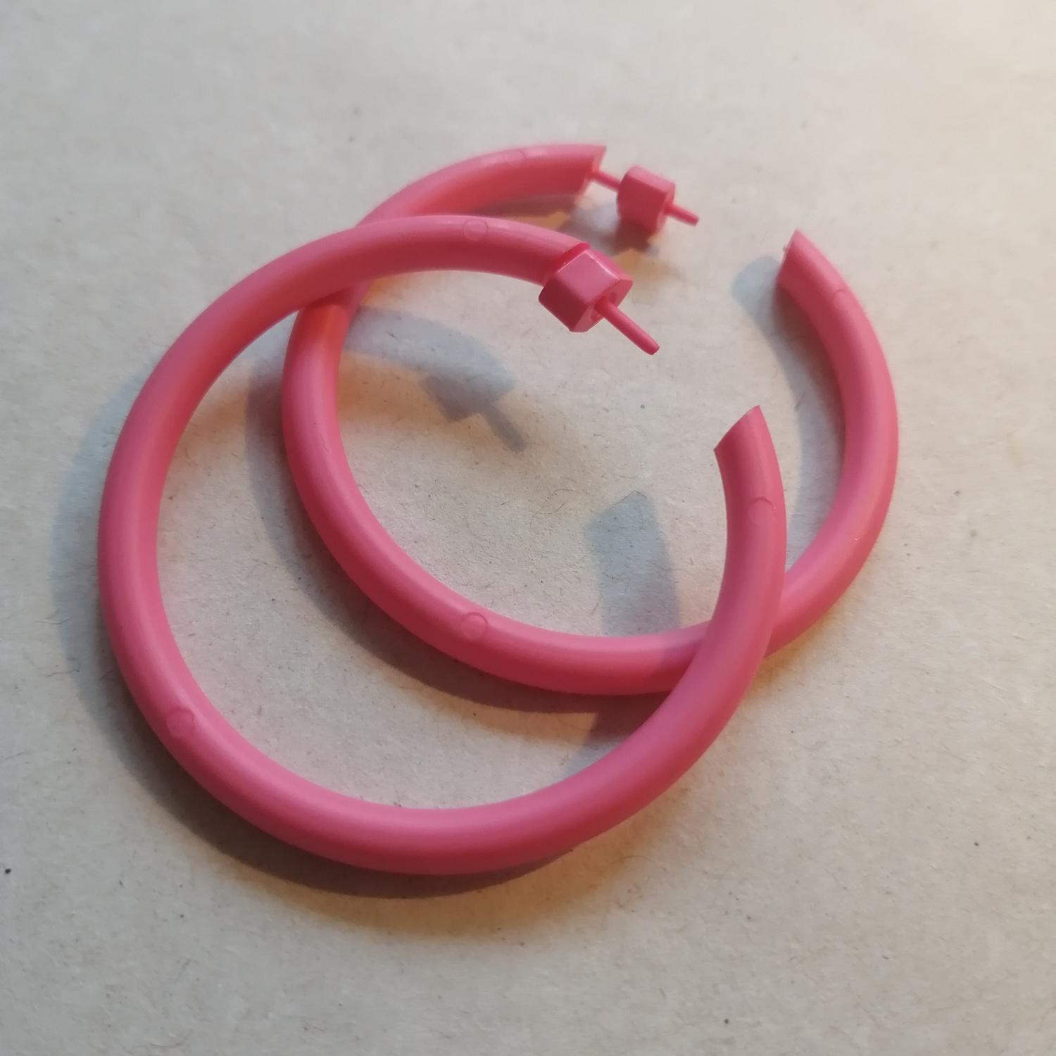 Vintage 80-tal creoler runda ringar för hål cerise-rosa medelstora plast