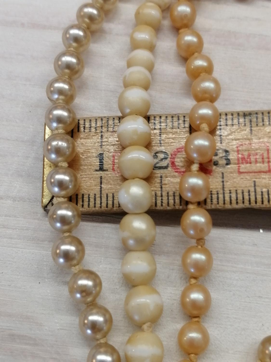 Vintage bijouteri halsband paket med 3 korta pärlhalsband