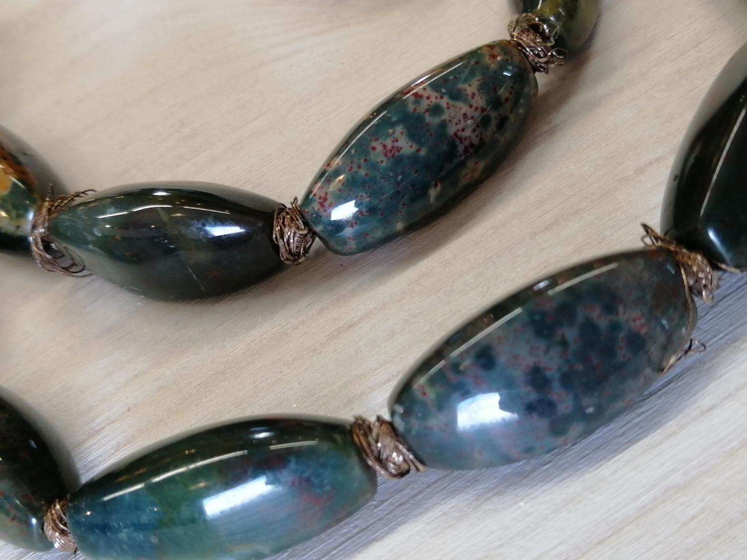 Vintage bijouteri halsband stora avlånga stenar melerade grön-bruna