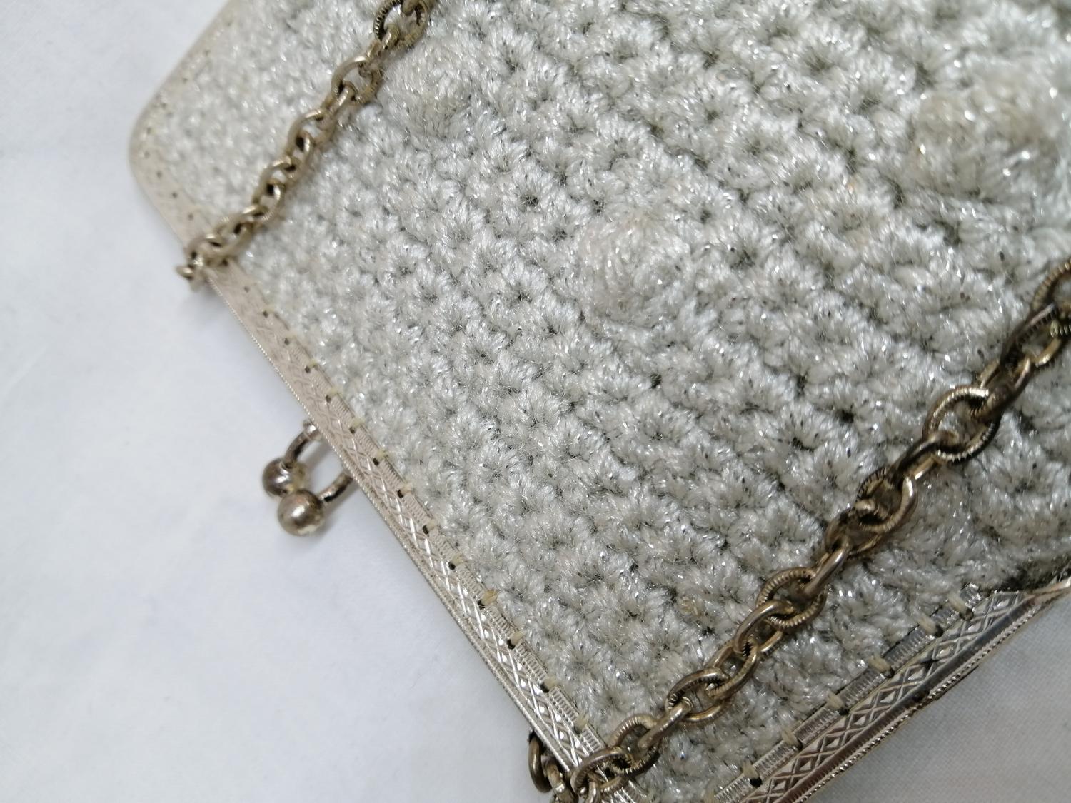 Vintage virkad handväska med silverglitter mouscher seilverfärgad kedja