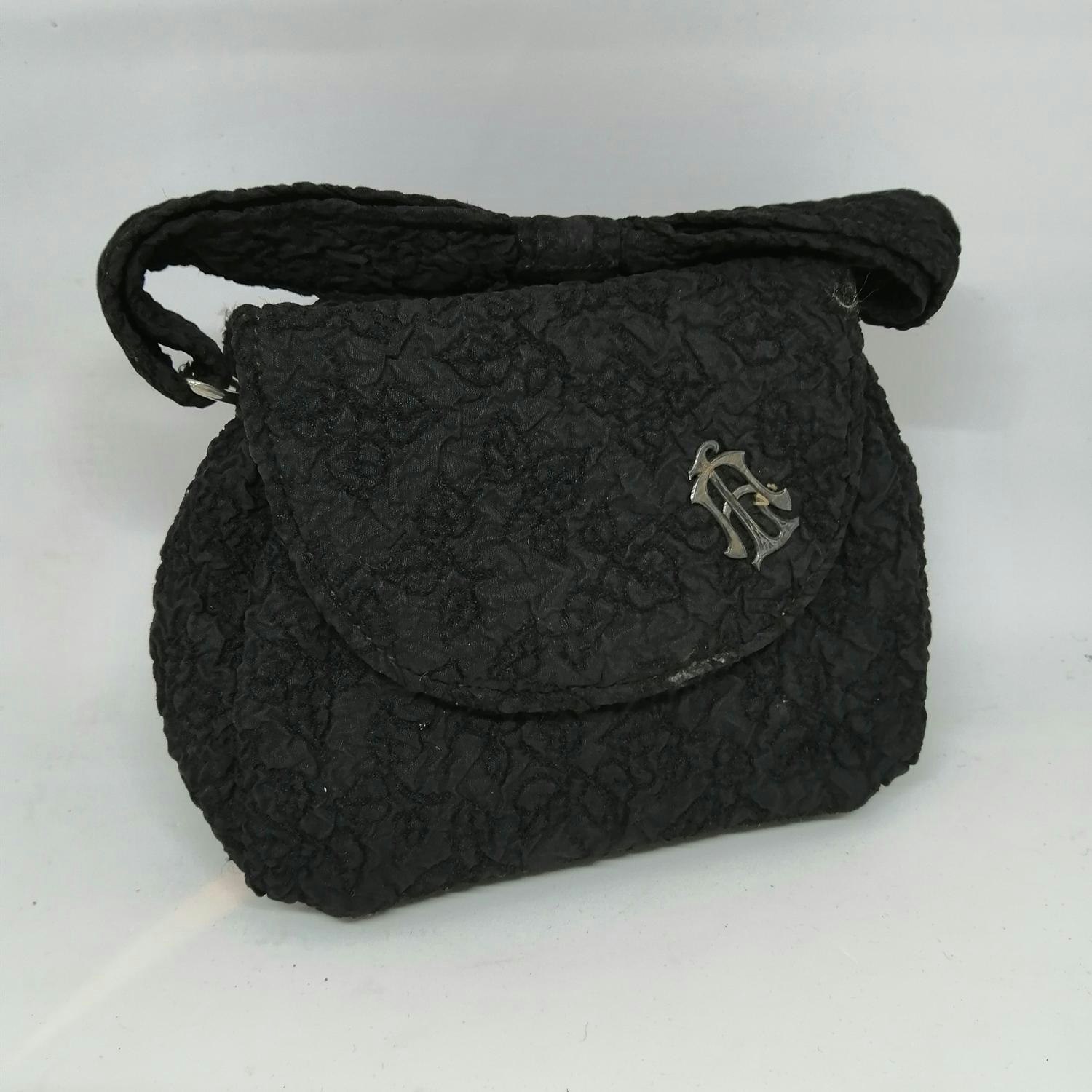 Vintage retro handväska väska liten svart textil med märke kort handtag -  Vintage Corner Österlen