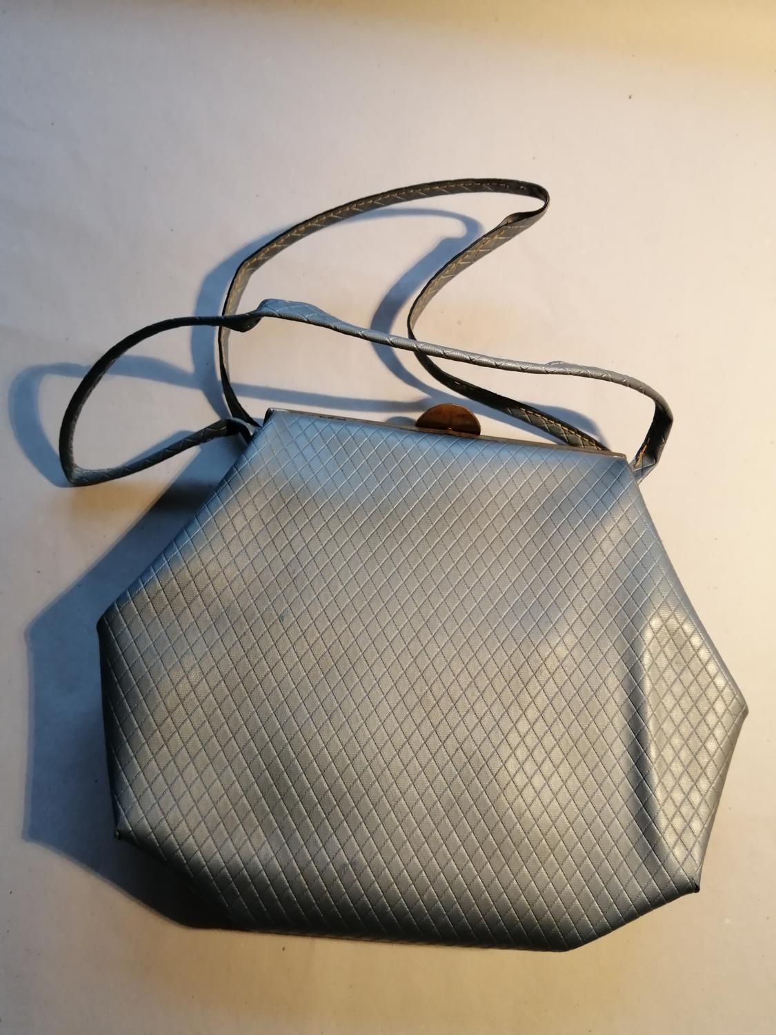 Vintage liten handväska ljusblå korta handtag 8-kantig