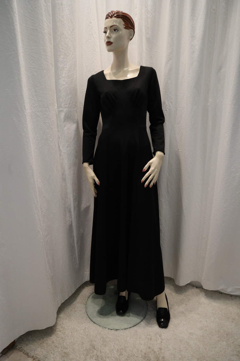 Vintage retro svart långklänning fin skärning syntet lång arm 6070-tal