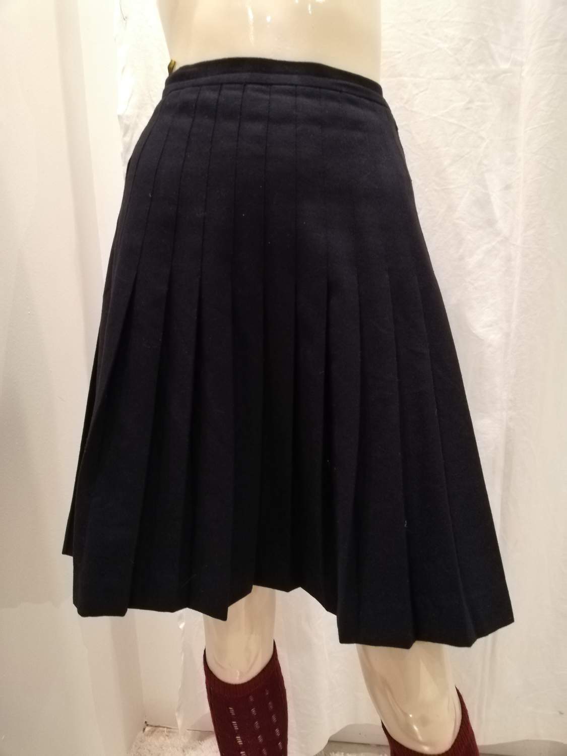 Vintage retro marinblå helveckad kortare kjol nedsydda veck ullblandning 80-tal