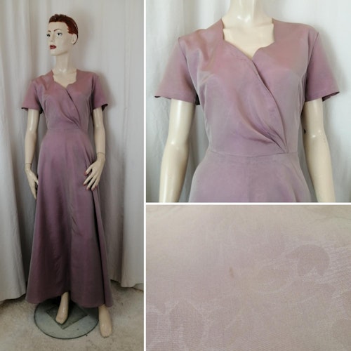 Vintage askrosa glänsande balklänning svagt blommönster vid lång kjol