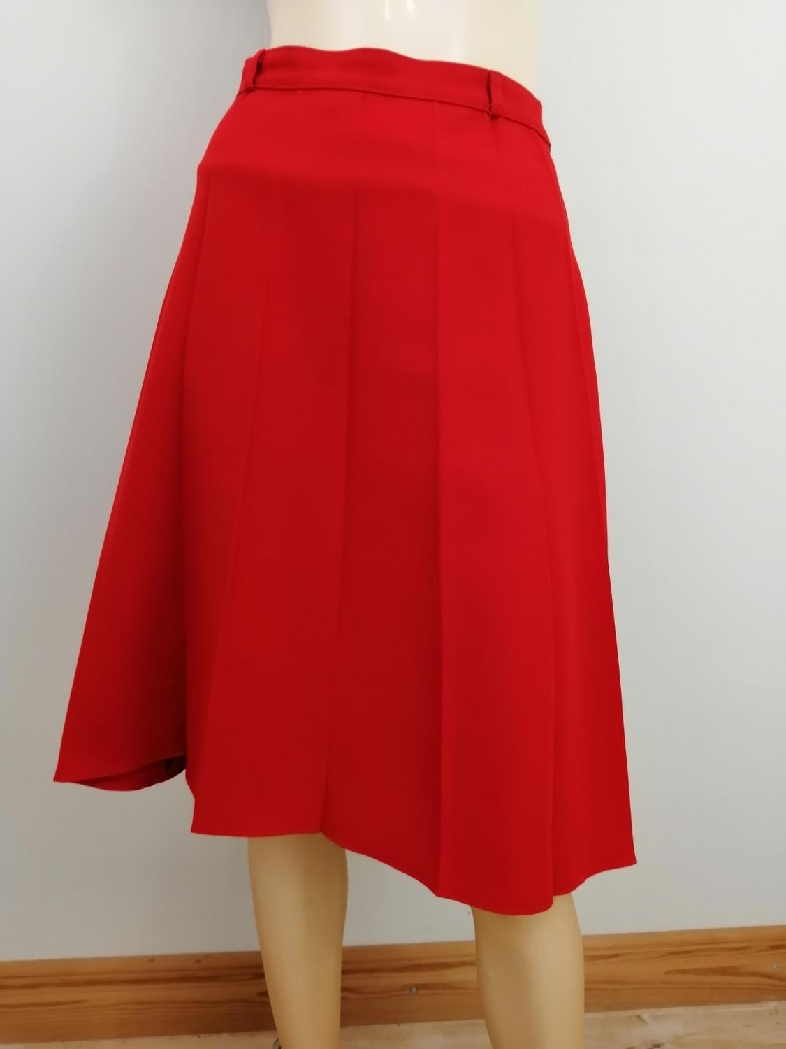 Vintage röd kjol med plisserade veck klockad 607080-tal