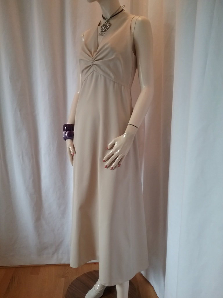 Vintage retro beige festklänning v-ringad med rynk längre kjol elegant 60-tal