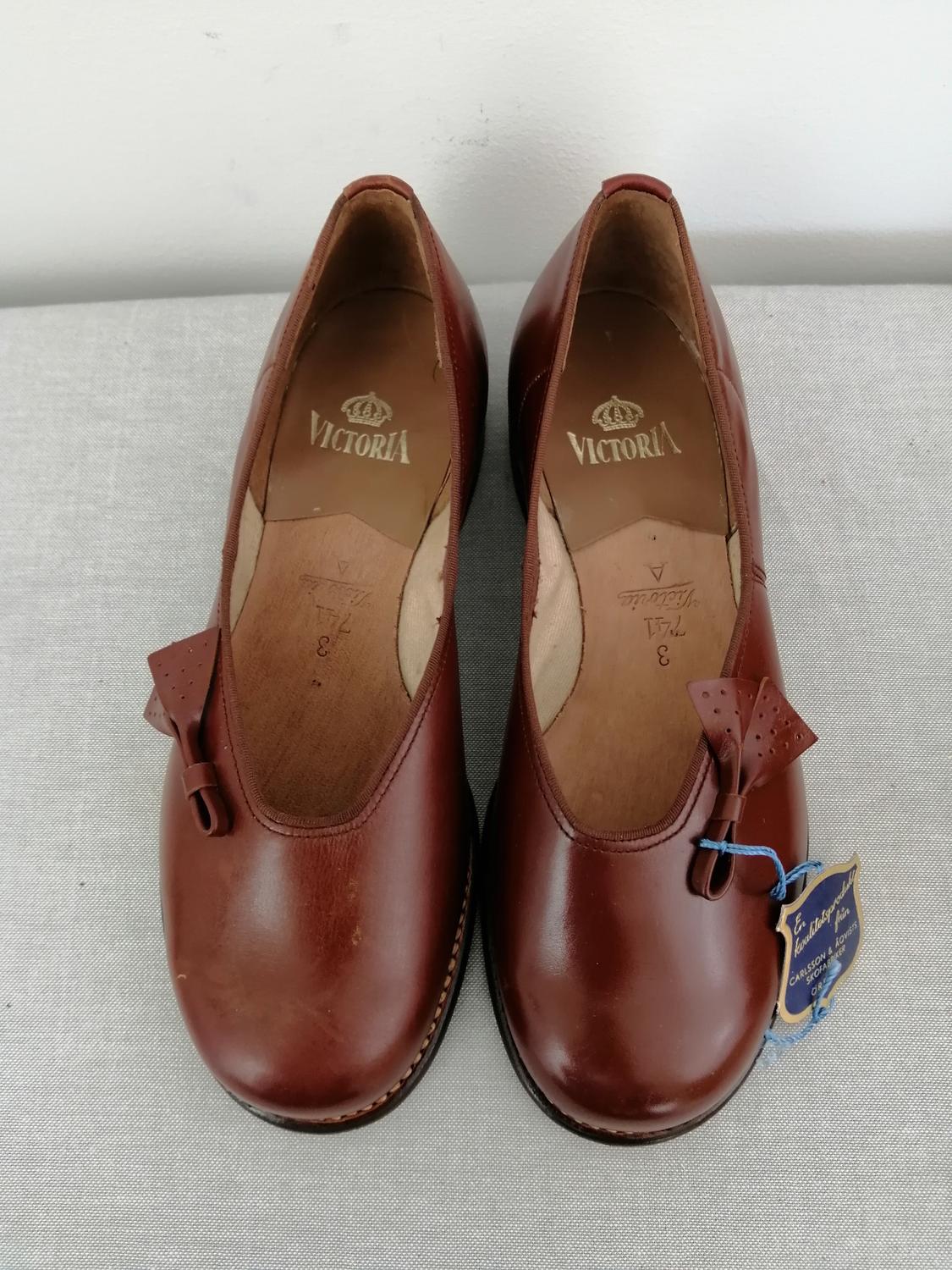 Vintage Victoria låg brun sko rosett sidan stl 3A ca 35