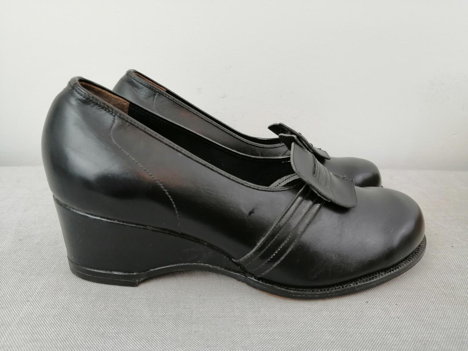 Vintage Sävsko svart sko kilklack plös stl 3A ca 35