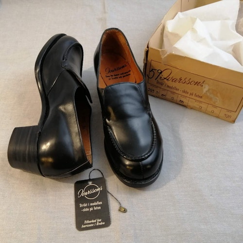 Vintage Ivarssons svart stadig sko halvhög klack plös stl 3,5A ca 36