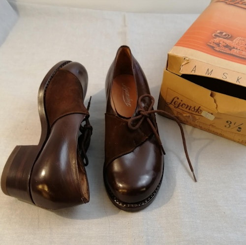 Vintage Lejonsko brun sko med mocka och snörning sidan stl 3,5A ca 36