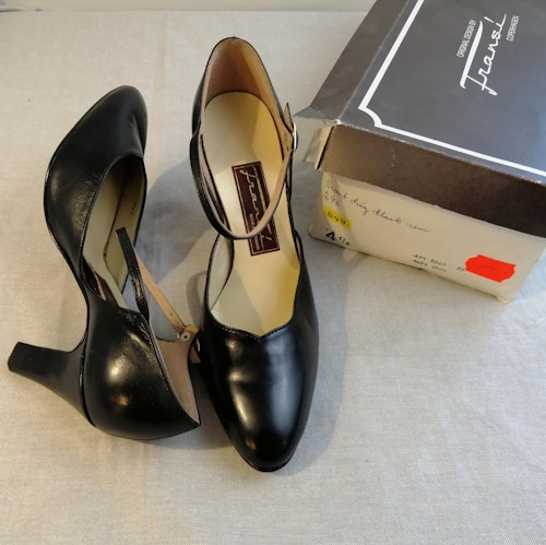 Vintage Fransi svart öppen sko med smal vristrem hög klack stl 2,5 ca 35