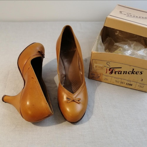 Vintage Franckes läder-brun hög pumps rosett fram stl 3A ca 35