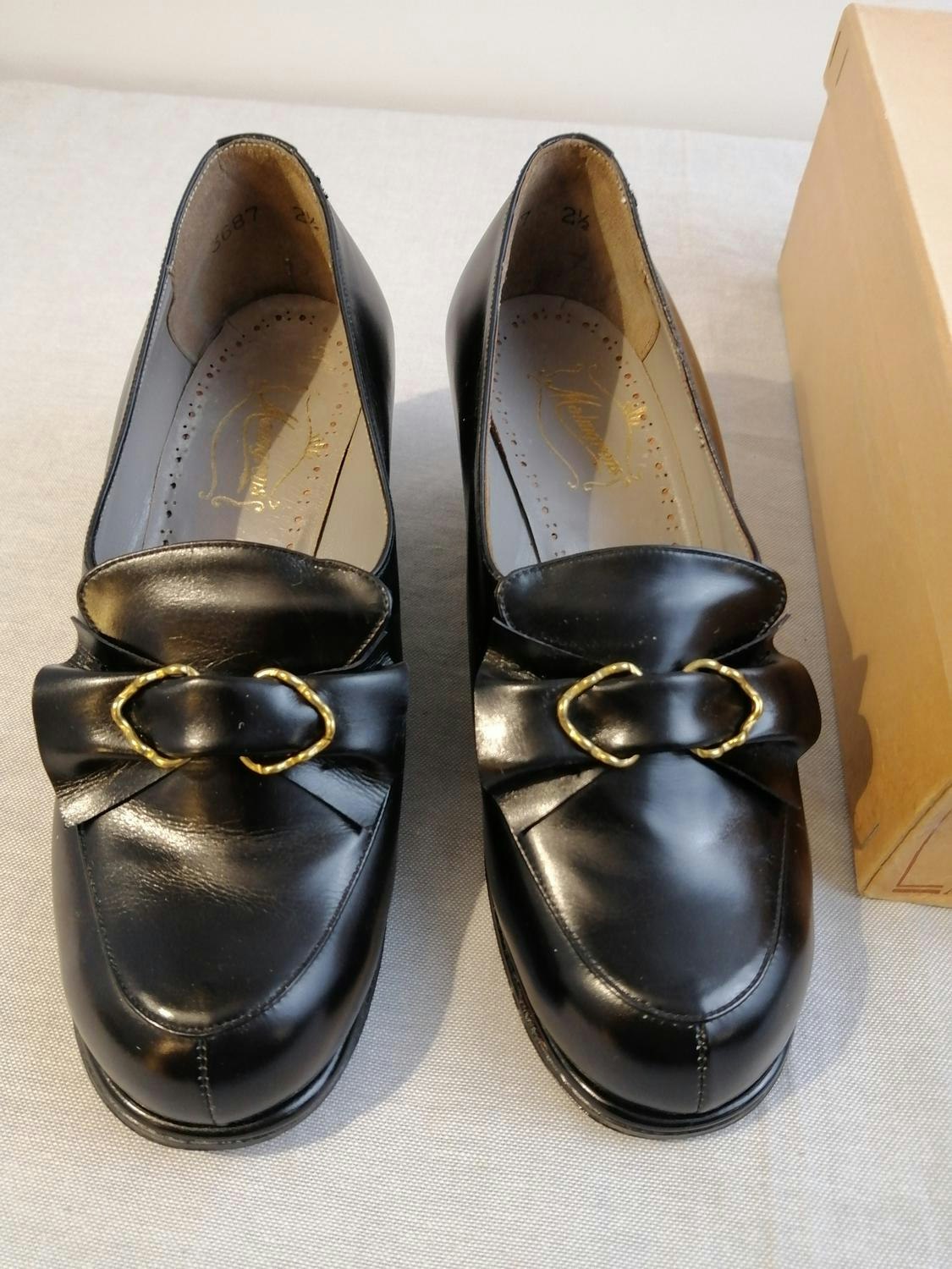 Vintage Malmgrens svart sko kilklack rosett guldf dekor stl 2,5 ca 35 -  Vintage Corner Österlen