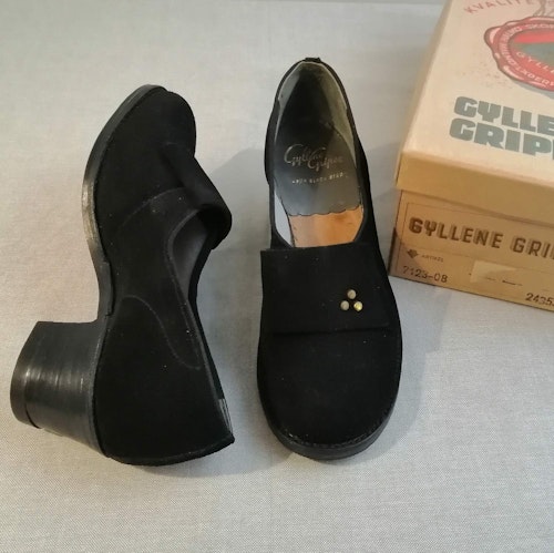 Vintage Gyllene Gripen svart sko plös med 3 nitar stl 3 ca 35