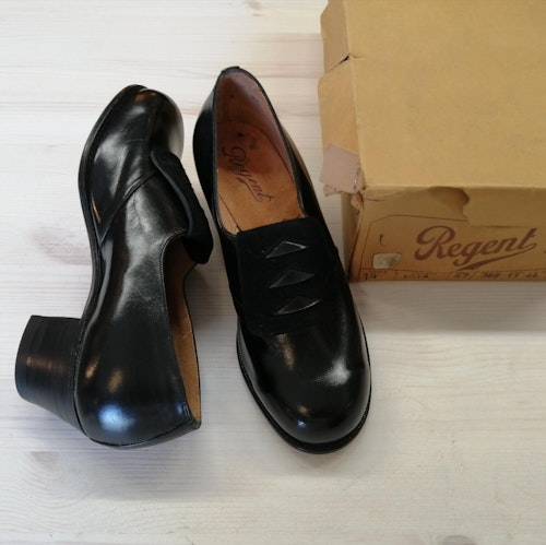 Vintage Regent svart sko mockadekor plös halvhög stl 3,5 ca 36