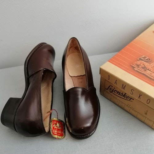 Vintage Lejonskor brun sko halvhög klack hög fram stl 4A ca 37