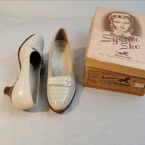 Vintage Hästens Syster-sko ljusgrå pumps håldekor stl 4 ca 37