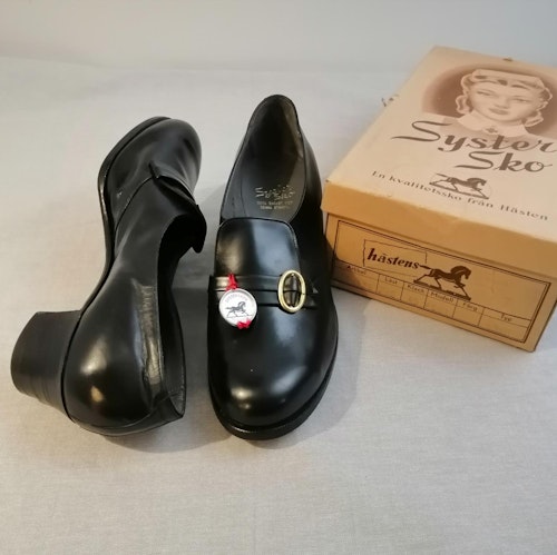 Vintage Hästens Syster-sko svart guldf spänne sidan plösen stl 4 ca 37