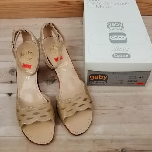 Vintage Gaby sandalett ljust skinn med plastsula stl 40