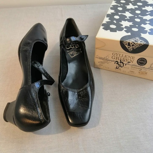 Vintage Gyllene Gripen Katja of Sweden svart lägre sko vristrem stl 6,5 ca 40