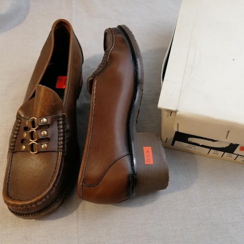 Vintage Wiskania läderf brun grov loafer metalldekor fram g-sula stl 41