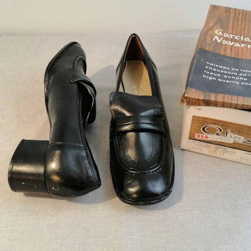 Vintage Celinda svart sko loafer-typ med bred klack plös stl 8 ca 43