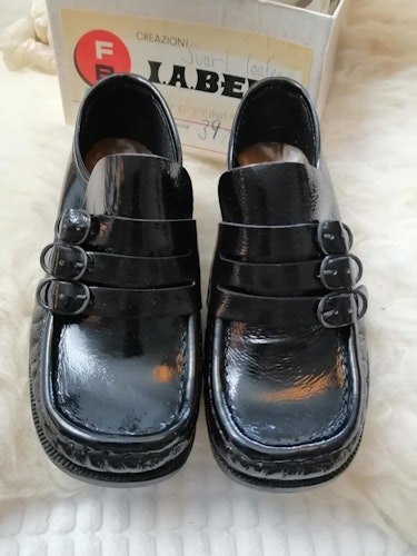 Vintage barnsko loafers svart lack med spännen stl 27 unisex