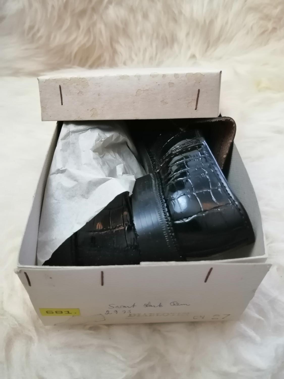 Vintage barnsko loafers krokomönstrad svart lack stl 27