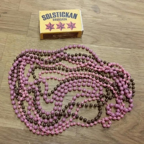 Retro bijouteri smycke 3 st långa halsband rosa bruna små plastpärlor