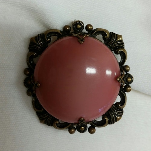 Retro smycke bijouteri brosch metallfärgad med stor rosa sten