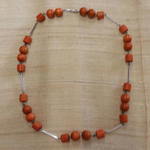 Retro bijouteri smycke halsband med orange träpärlor