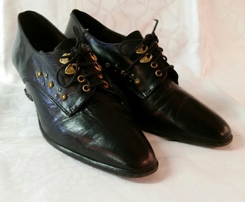Retro damskor skor svart sko med snörning 70-tal 80-tal stl 38