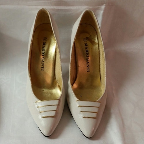 Retro damskor skor pumps vita med gulddetaljer 80-tal stl 37 ca