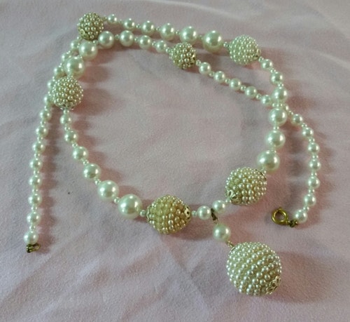 Retro vintage smycke bijouteri halsband pärlhalsband med bollar av pärlor