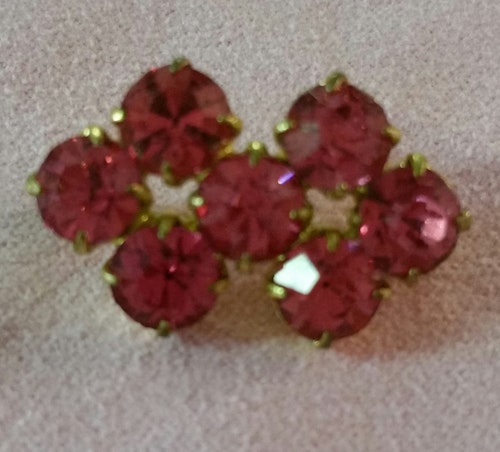 Retro vintage smycke bijouteri brosch liten rosa stenar guldfärgad infattning