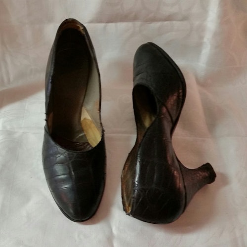 Vintage damskor skor svarta krokodil imit. 30-tal 40-tal, stl 39 ca