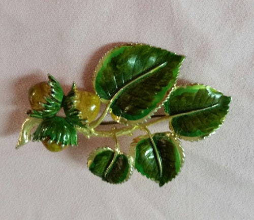 Retro vintage smycke bijouteri brosch stor med ekollon och löv  i fina färger