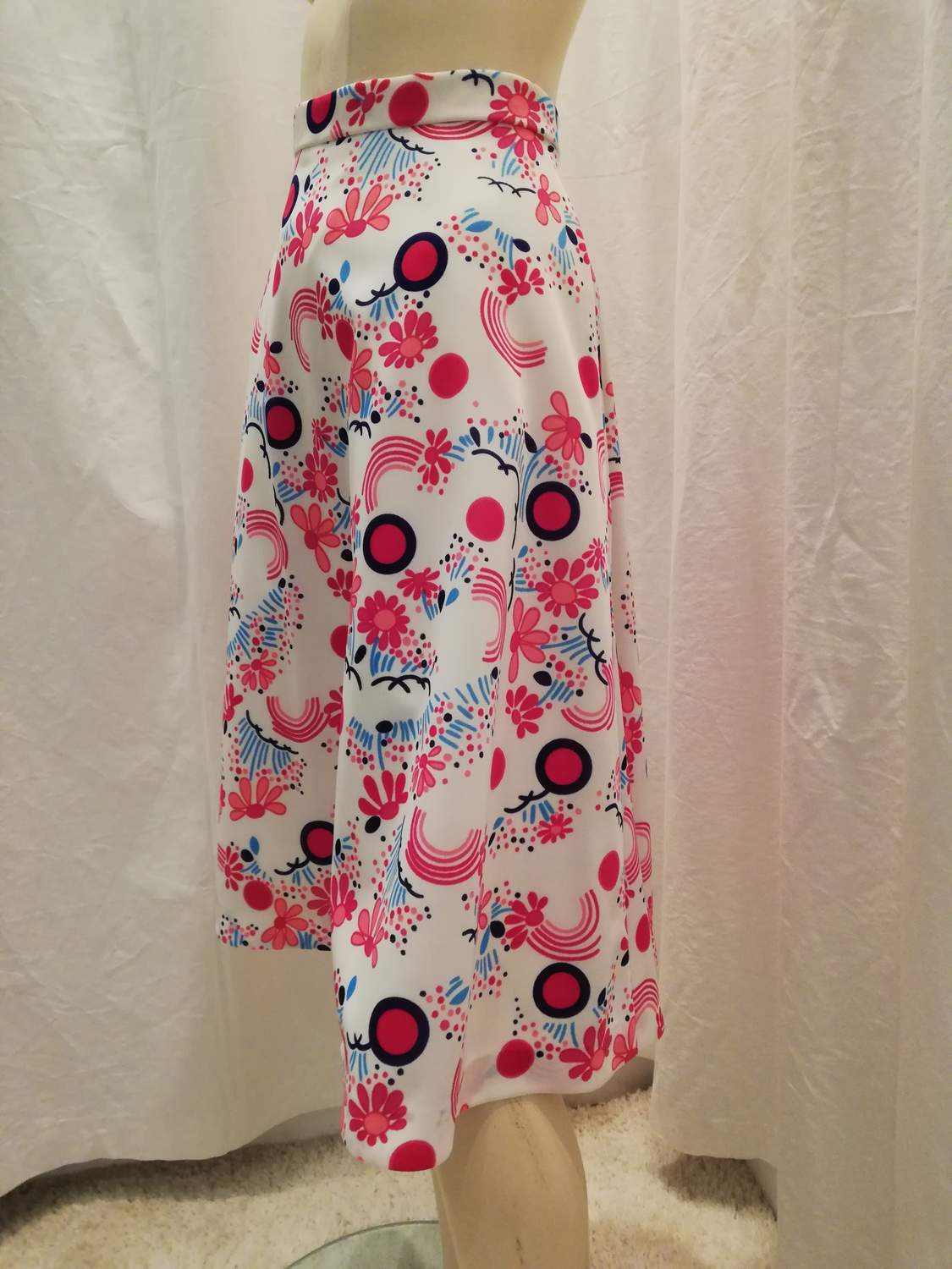 Vintage retro kjol klockad syntet rosa ljusblå blommor flieselineunderkjol