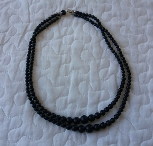 Vintage retro halsband 2-radigt svarta stenar graderat fint spänne